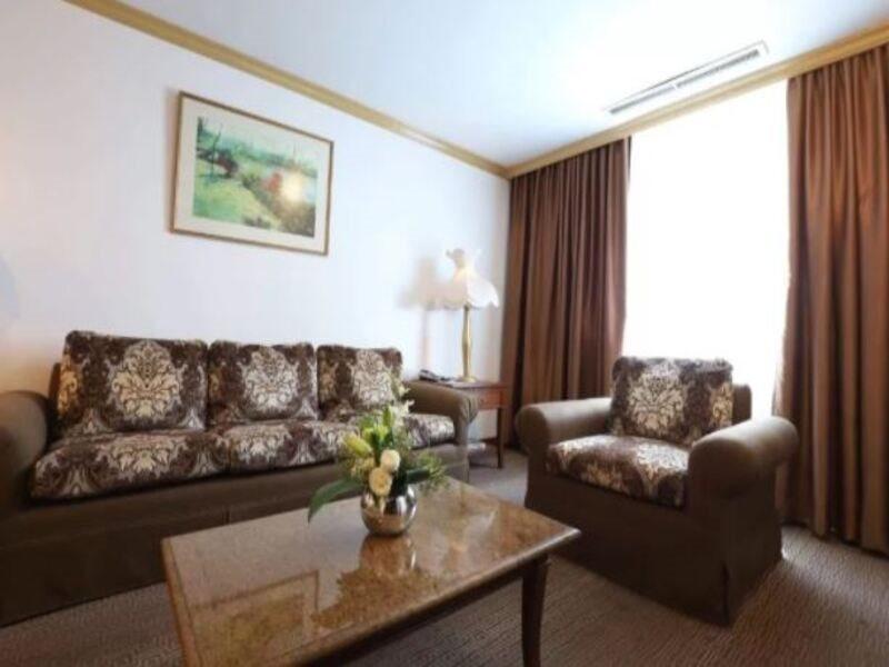 Tiara Oriental Hotel Makati City Ngoại thất bức ảnh