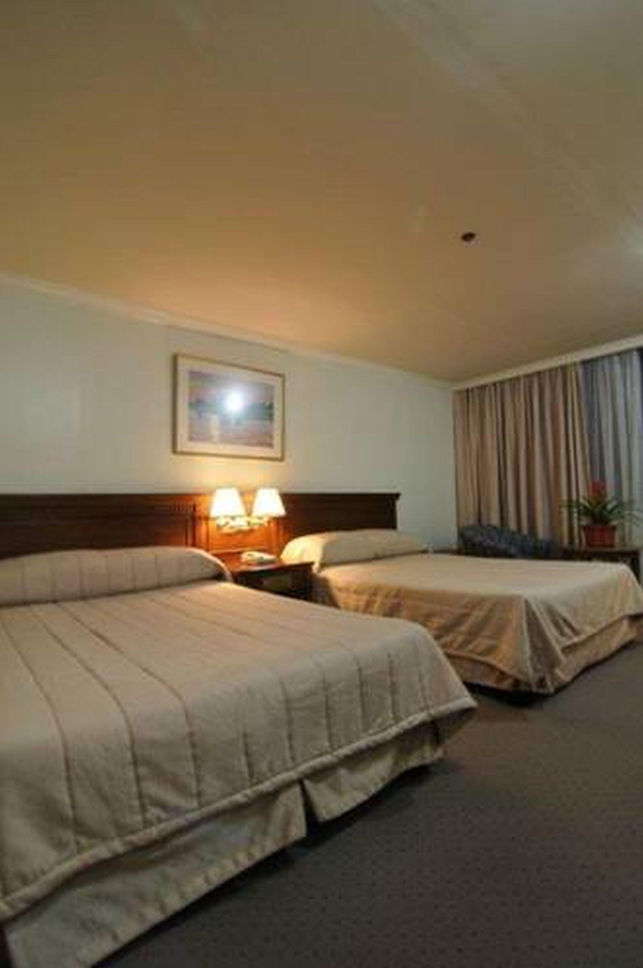 Tiara Oriental Hotel Makati City Ngoại thất bức ảnh