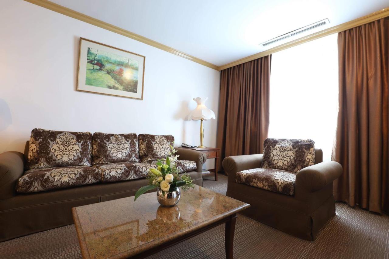 Tiara Oriental Hotel Makati City Ngoại thất bức ảnh