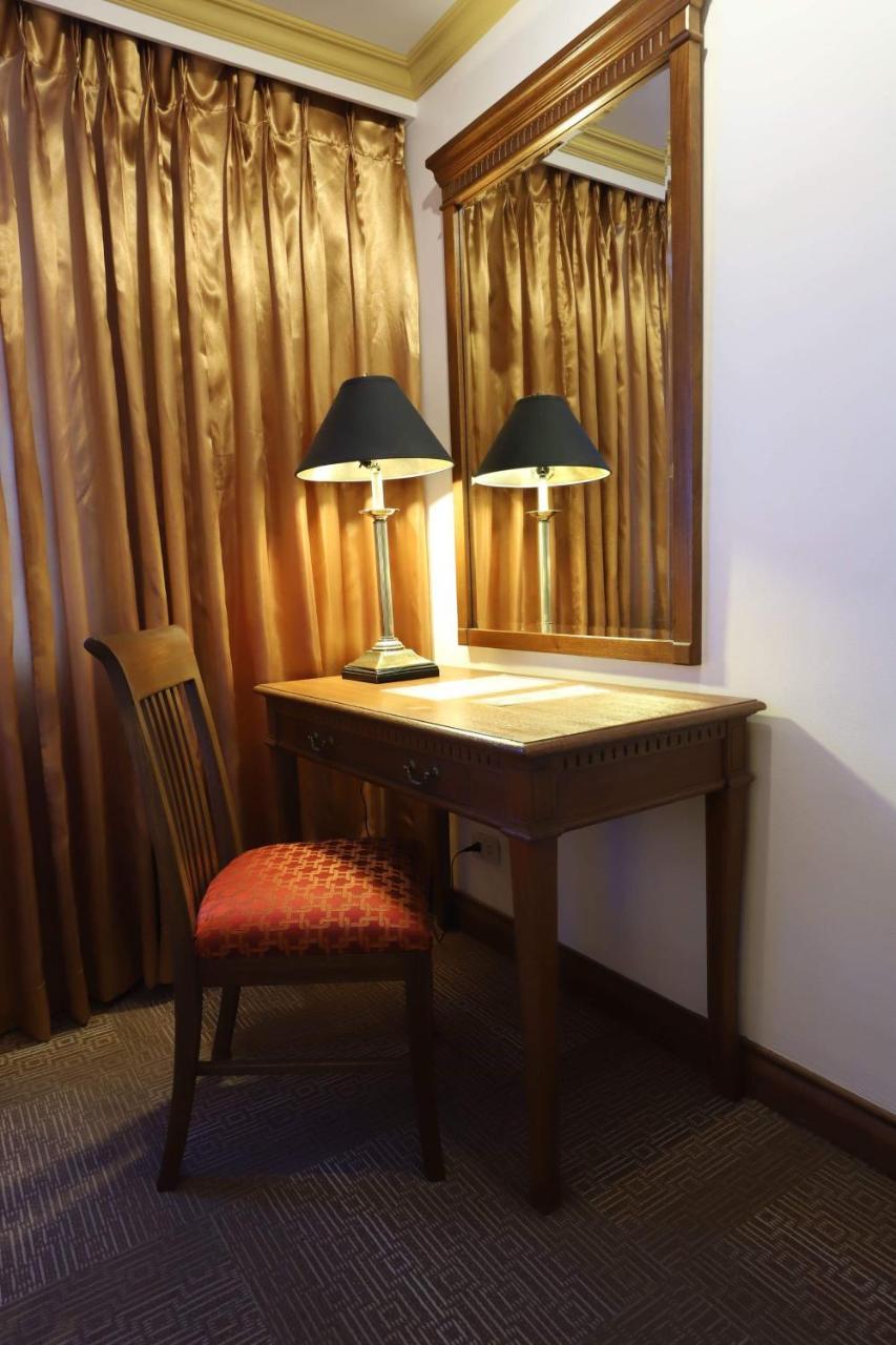 Tiara Oriental Hotel Makati City Ngoại thất bức ảnh