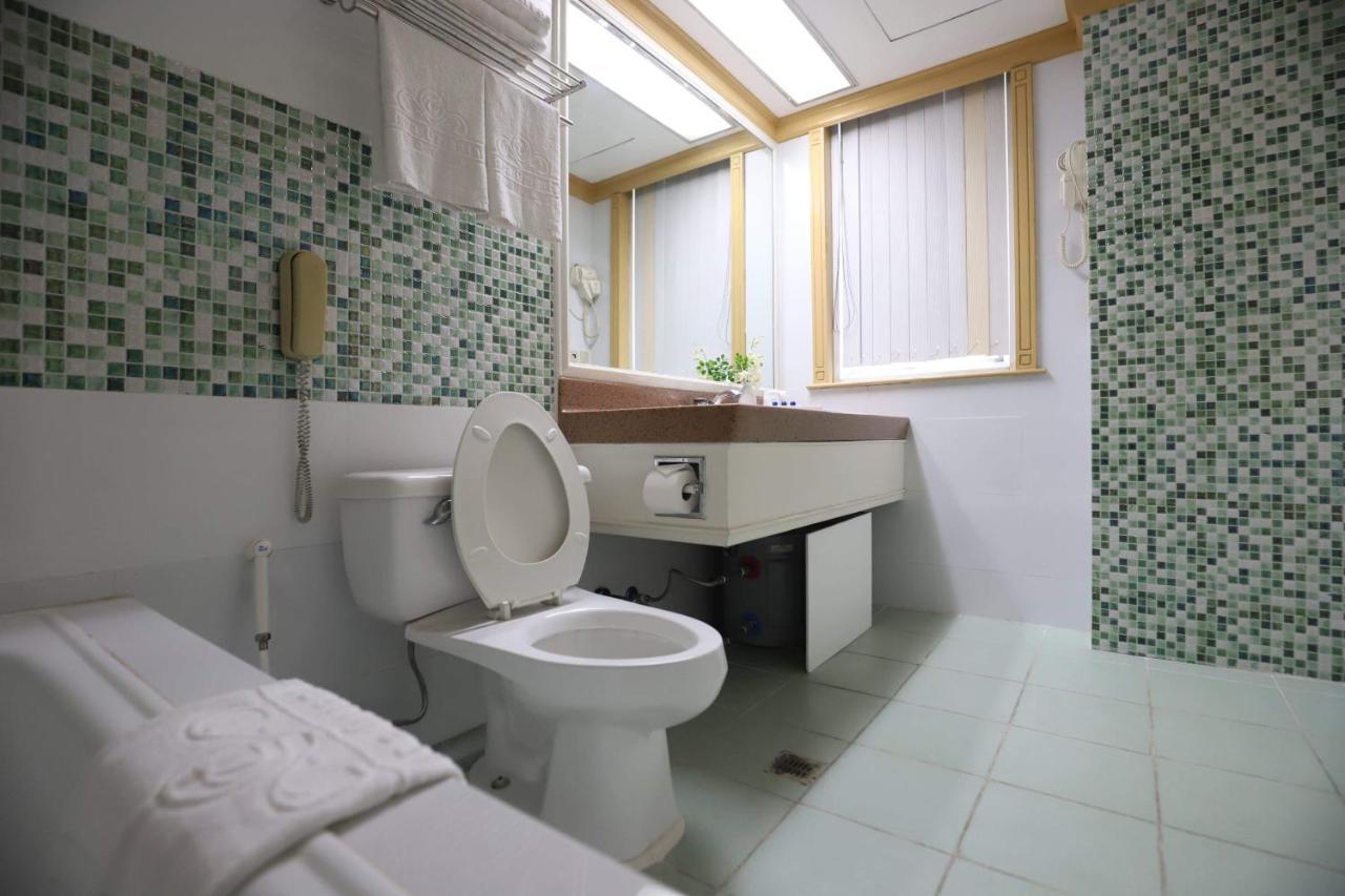 Tiara Oriental Hotel Makati City Ngoại thất bức ảnh