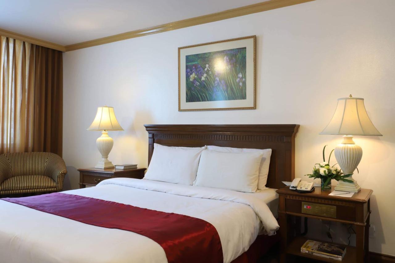 Tiara Oriental Hotel Makati City Ngoại thất bức ảnh