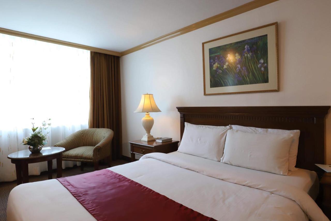 Tiara Oriental Hotel Makati City Ngoại thất bức ảnh